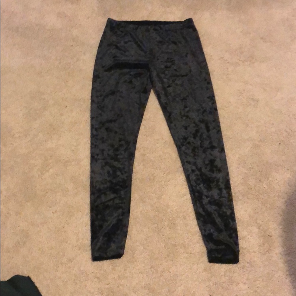 Black VELVET leggings!! ❤️❤️
